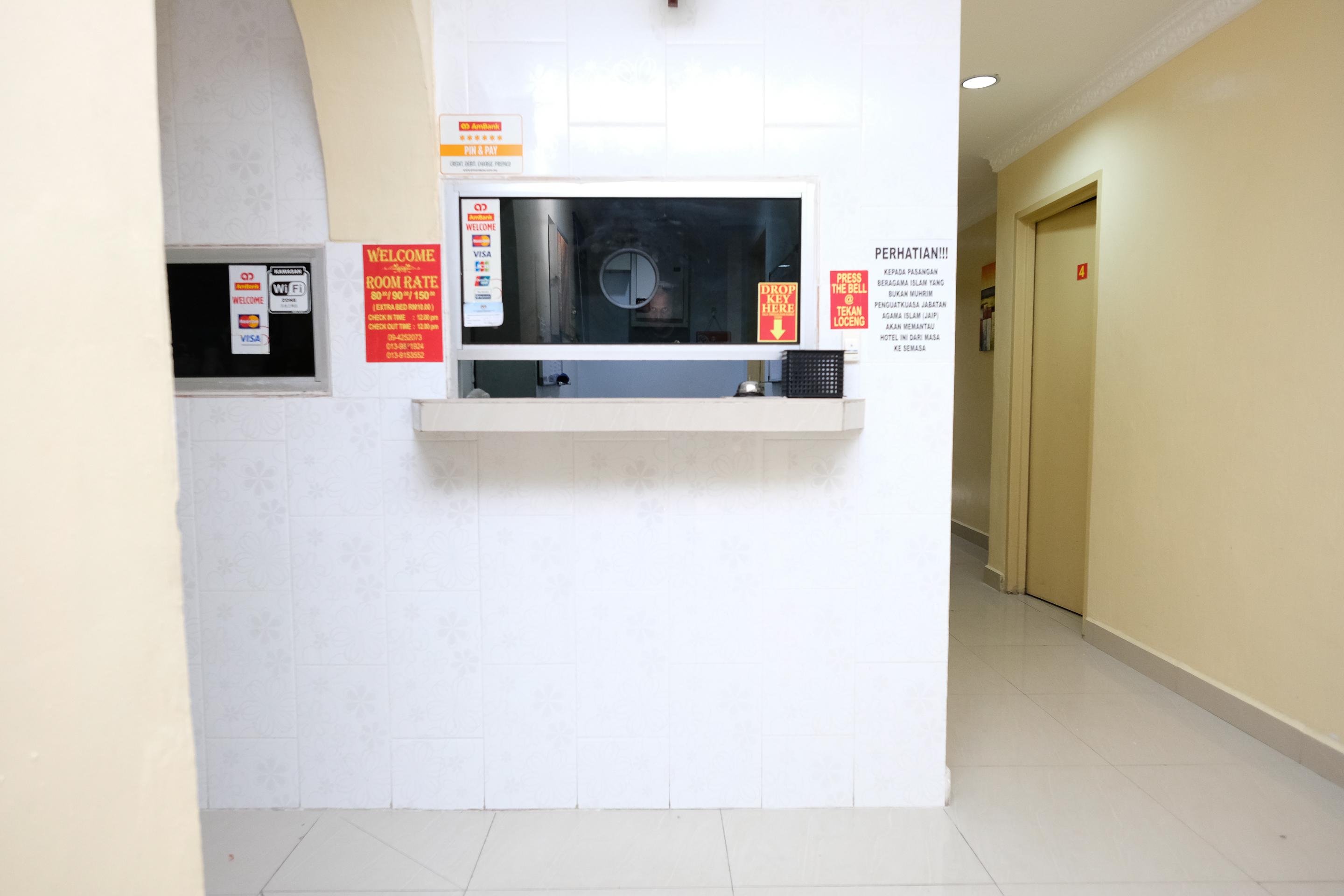 โอโย 720 คอริดอร์ โฮเต็ล 2 Hotel เปอกัน ภายนอก รูปภาพ